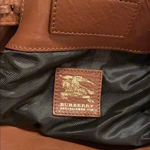 Classic Burberry Bag - Picture 2 of 5